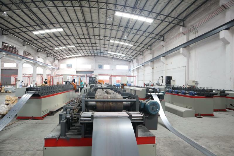 貨架工廠(chǎng)的設(shè)備